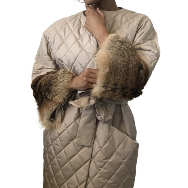 Women Beige Quilted Coat Fox Fur Sleeves Transformers